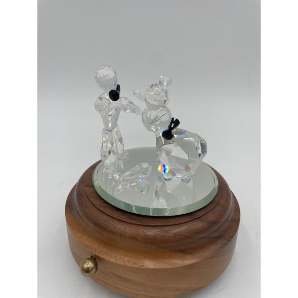 Swarovski Crystals  Wedding Couple Figurine Music Box Anniversary Waltz - Picture 2 of 14